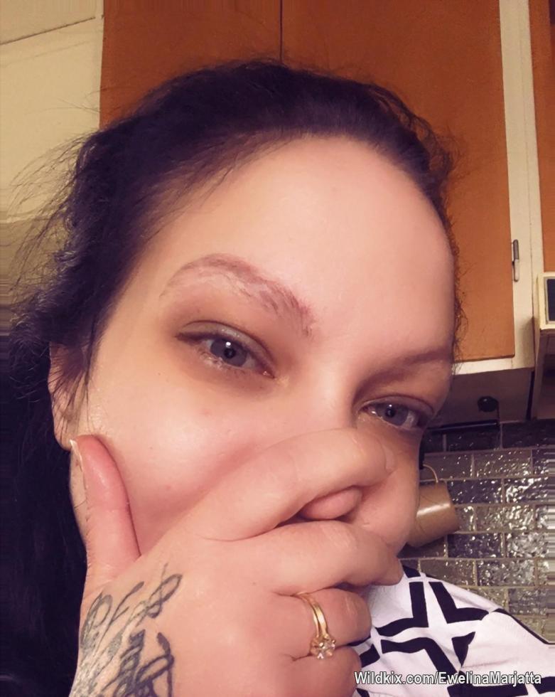 Omg.. mina ögonbryn växer som ogräs 😎